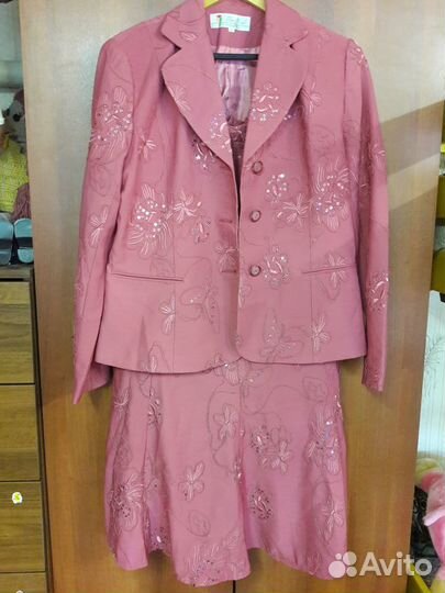 Женский костюм 48-50 размера