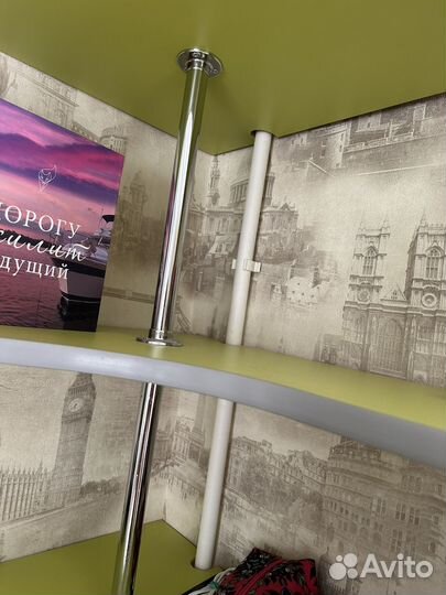 Компьютерный стол и полка