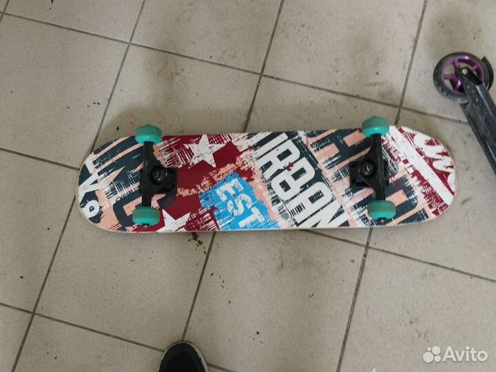 Скейт купил недавно новый
