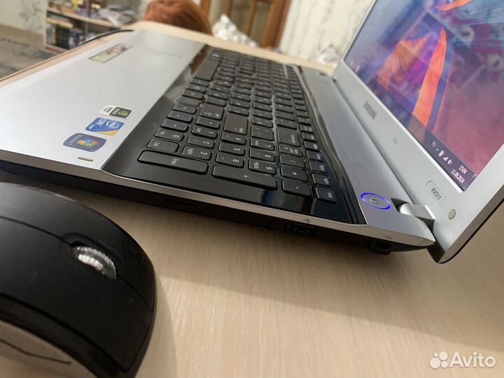 Ноутбук samsung rv511 на i3