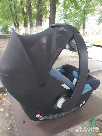 Автомобильное кресло