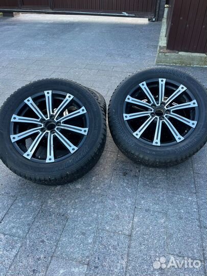 Nokian Tyres Hakkapeliitta 8 SUV 275/50 R20