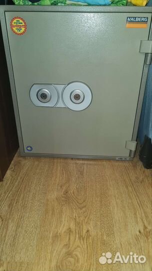 Огнестойкий сейф valberg FRS-51 KL