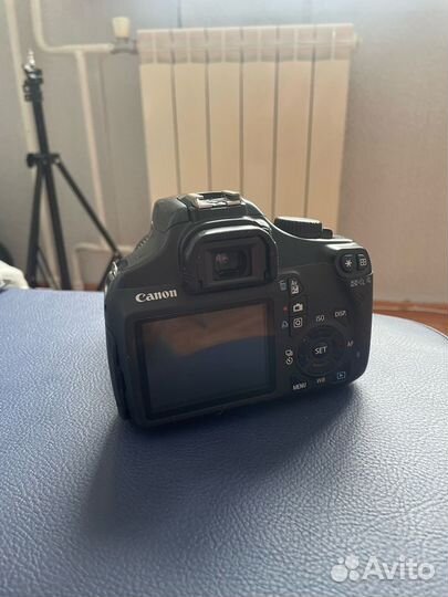 Зеркальный фотоаппарат canon 1100D