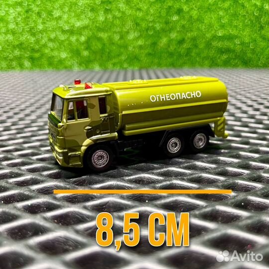 Моделька с металлической кабиной камаз спецтехника