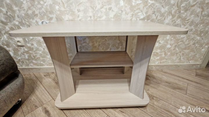 Журнальный столик на колесах бу