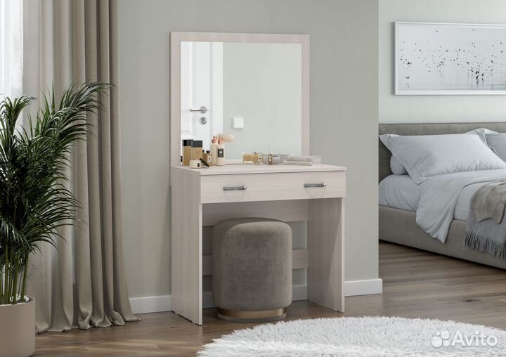 Туалетный столик с зеркалом