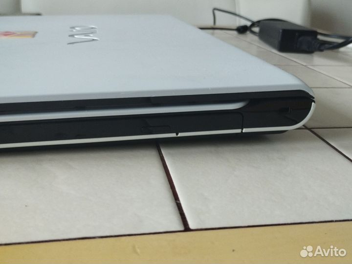 Sony vaio SVE151D11V