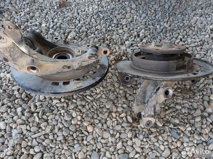 Задняя цапфа Volkswagen Touareg