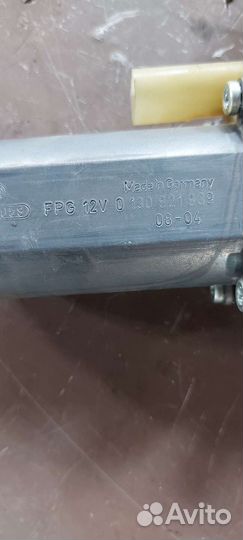 Стеклоподъёмник передний правый на Ford Fiesta