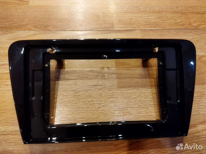 Переходная рамка для магнитолы 10' Skoda Octavia 3