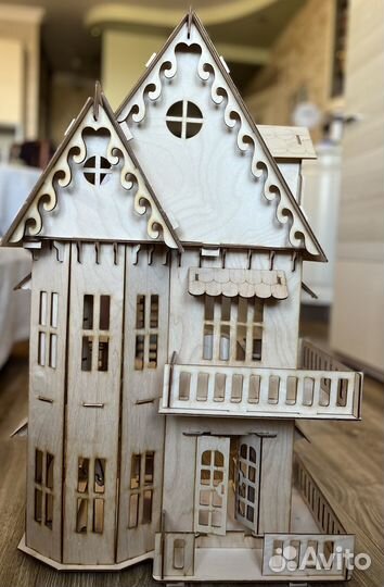 Кукольный домик с мебелью