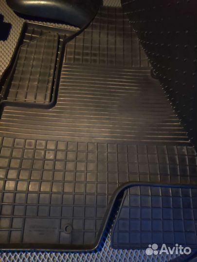 Ковры резиновые на Hyundai Santa Fe 2