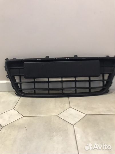 Решетка переднего бампера на Hyundai i30 2007-2010