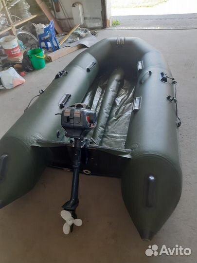 Надувная лодка с мотором