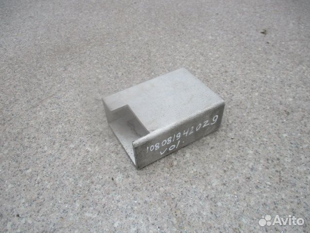 Кронштейн проводки Volvo 22355249