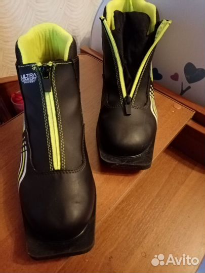 Лыжные ботинки