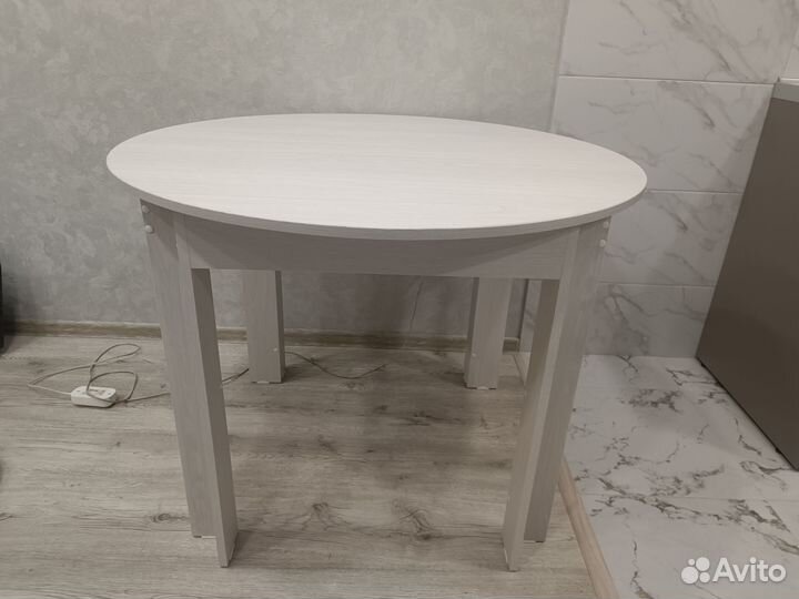 Стол кухонный круглый