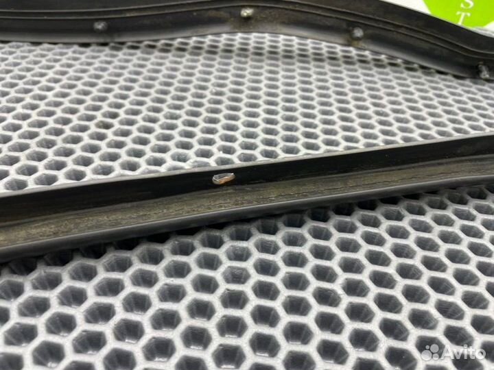 Уплотнительная резинка капота Hyundai H-1 A1 D4CB