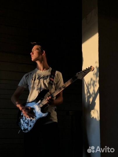 Преподаватель по гитаре, обучение игре на гитаре