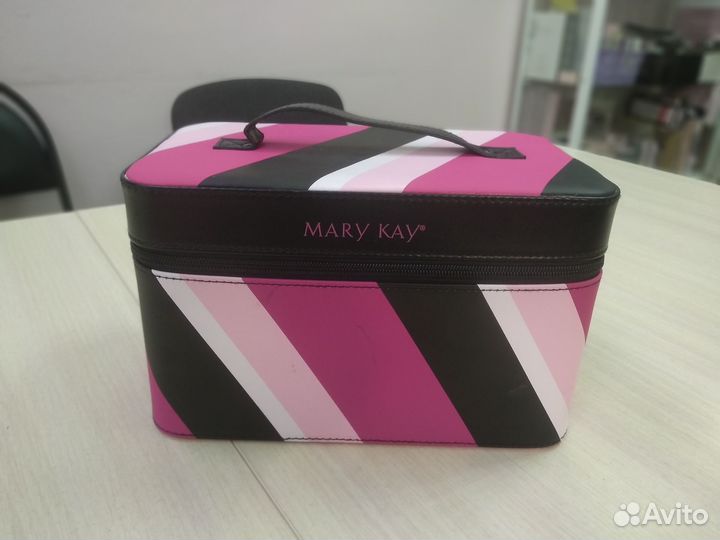 Продам кейс для косметики