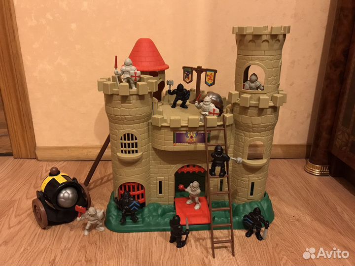 Замок-крепость Red Box, рыцари