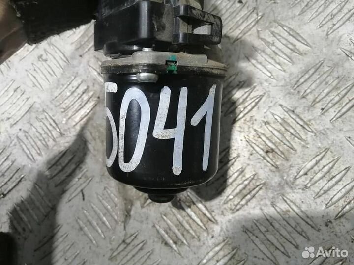 Моторчик стеклоочистителя передний для Kia Rio 4