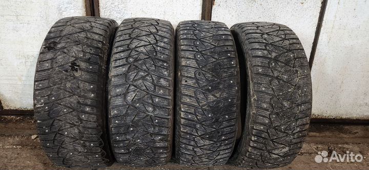 Шины зимние шипованные Dunlop 215 55 17