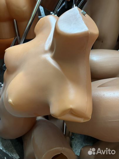 Мёртвые манекены на Хэллоуин