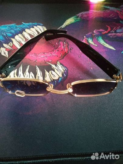 Солнцезащитные очки