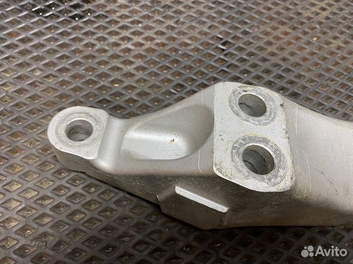 Кронштейн двигателя передний Volvo FH4 21565996