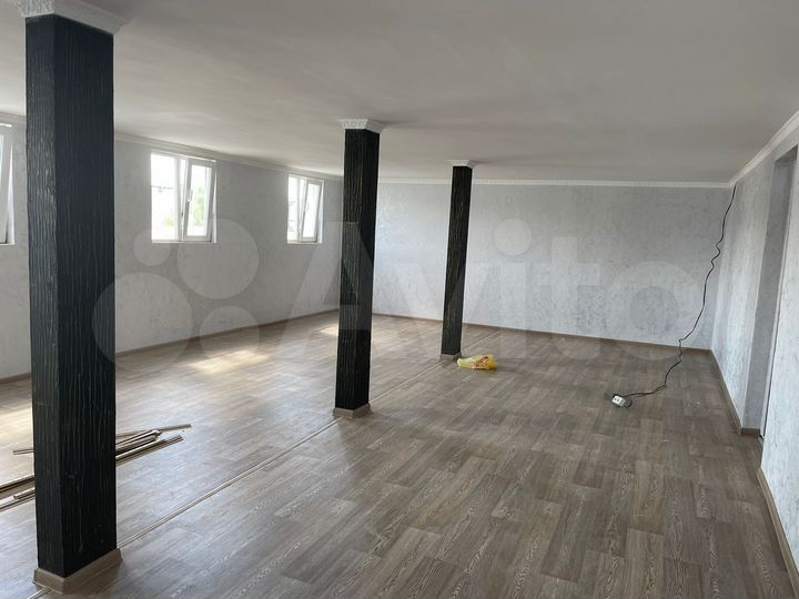 Офисы по ул Адоратского 90