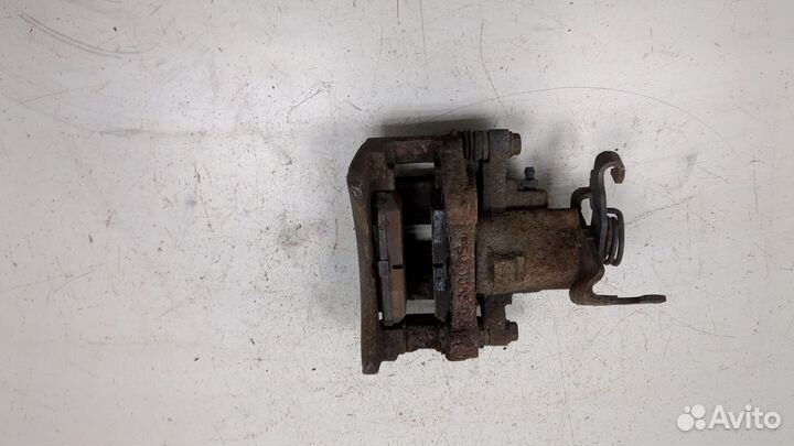 Суппорт левый задний Ford Mustang, 2008