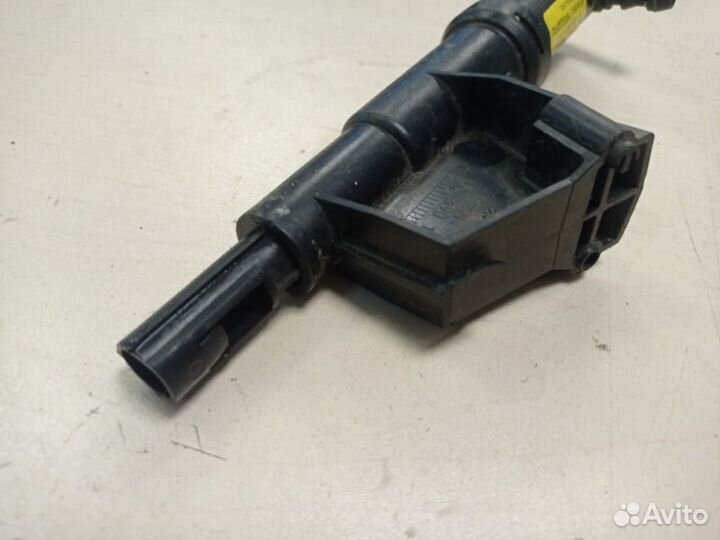 Форсунка омывателя фары передняя левая Volvo Xc90