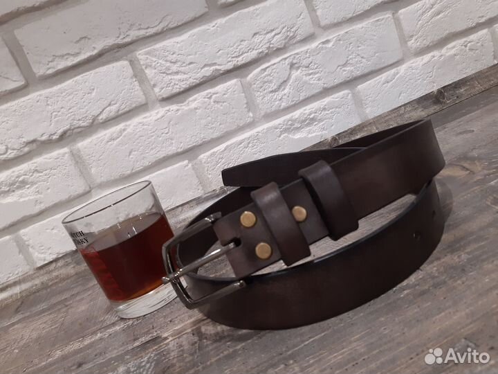 Мужской кожаный ремень