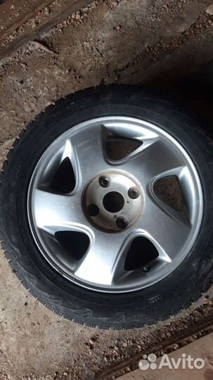 Зимние шины 205/55 R16 на литых дисках