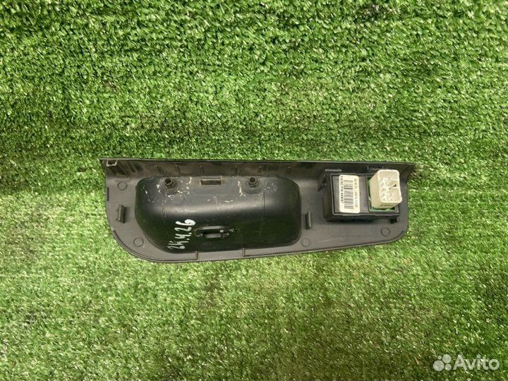 Кнопка стеклоподъемника задняя левая Kia Ceed ED