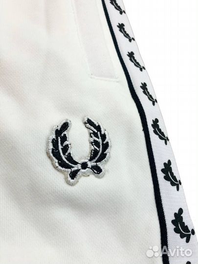 Спортивные штаны Fred Perry белые