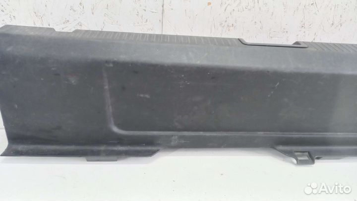 Обшивка замка багажника Renault Fluence 1