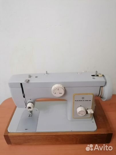 Швейная машина Чайка