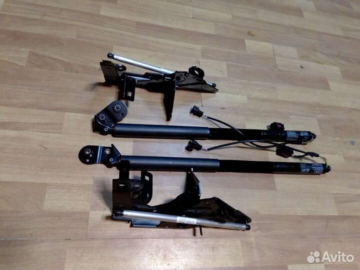 Мотор амортизатор привод багажника Audi A7 Ауди А7