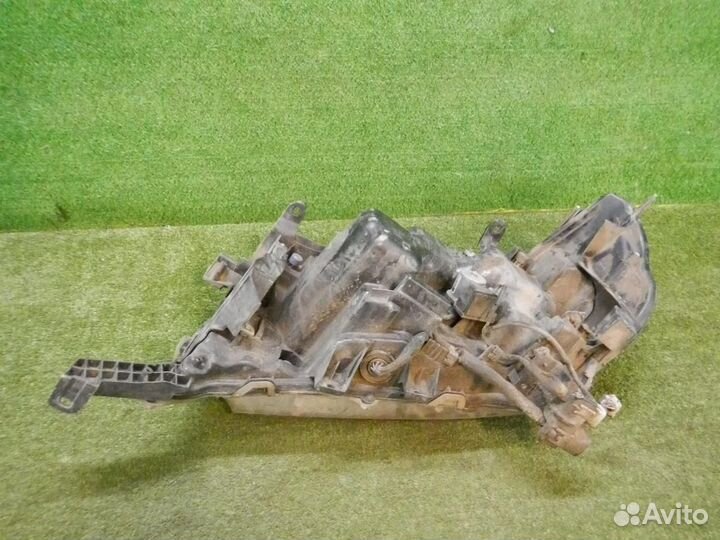 Фара правая Toyota Land Cruiser