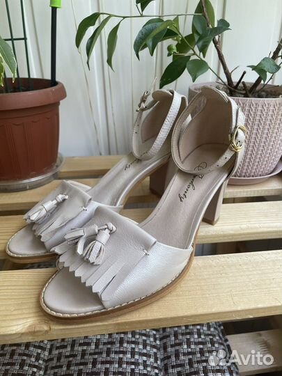 Босоножки женские Berkonty 37 разм