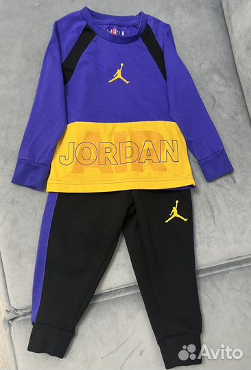Костюм детский новый