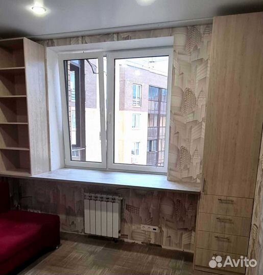 Рабочая зона в углу у окна