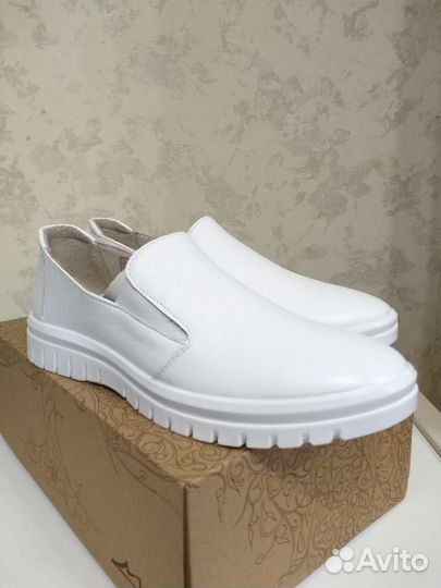 Новые медицинские полуботинки