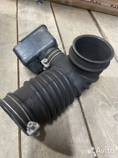 Патрубок воздушного фильтра Mitsubishi Pajero 4