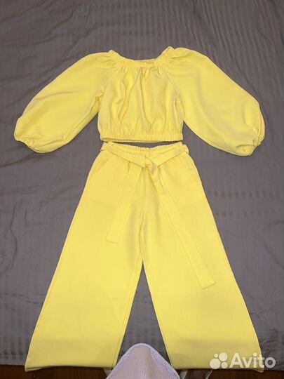 Костюм нарядный для девочки 128-134