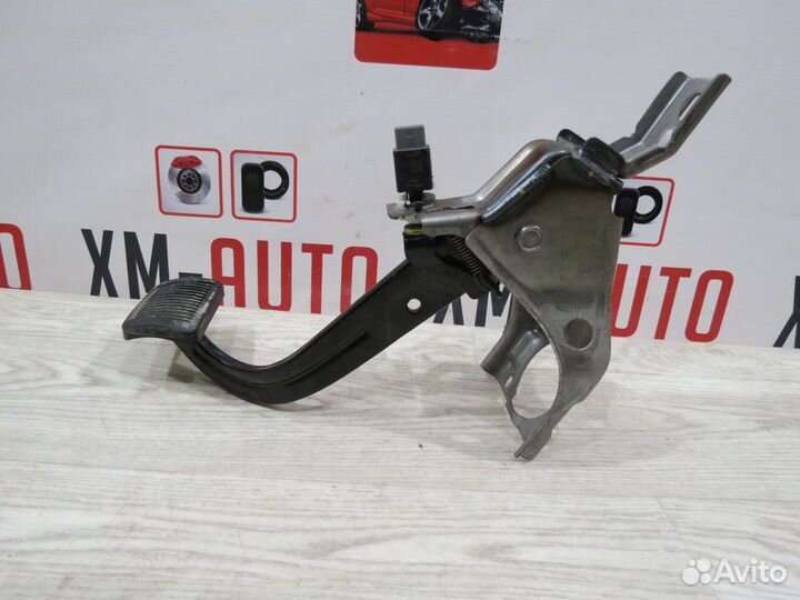 Педаль тормоза Kia Rio 4