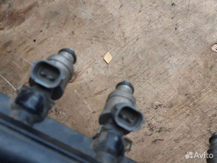 Топливная рейка Skoda Octavia A4 06A133317A